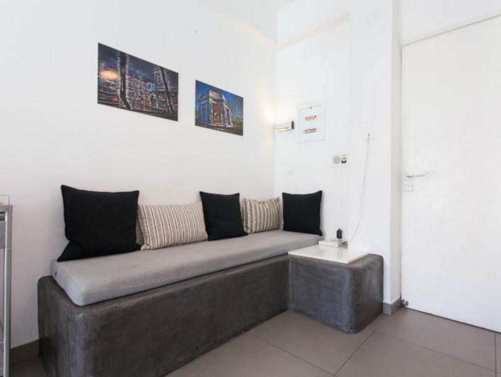 Acropolis Charming Apartment With Large Balcony - Dm17 アテネ エクステリア 写真